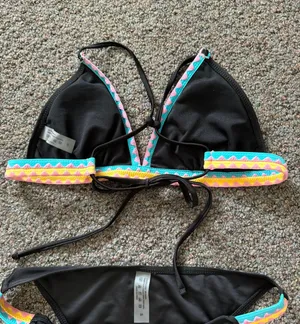 Bikini thumbnail 2