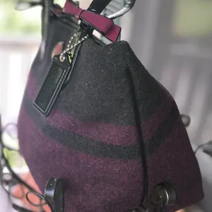 🎉Coach wool stripped bow tote purse 🎉🎉 thumbnail 6