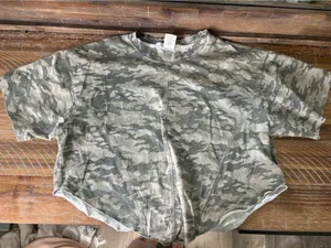 Cute cropped camo shirt Green Size M thumbnail 1