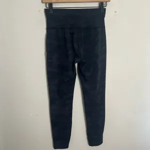 Vuori- Daily Leggings Black Camo Size XS thumbnail 5