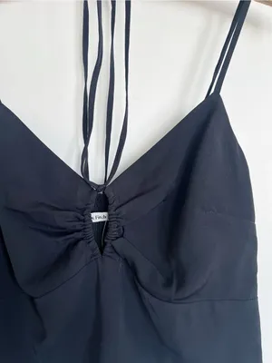 Abercrombie • Strappy Keyhole Cami cropped halter tie neck crop top tank thumbnail 5