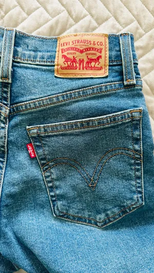Levi’s Wedgie Straight Jeans Button Fly thumbnail 2