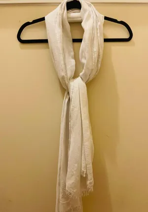 White Scarf thumbnail 1