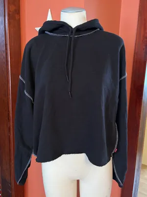 Levi's Black Raw-Hem Cropped Hoodie thumbnail 1