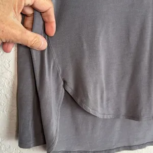 White House | Black Market Gray Blouse V Neck Medium Long Sleeve Minimalist Rayon Office Capsule thumbnail 4