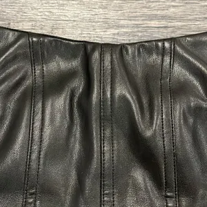 TIGER MIST CAYENNE LONGLINE TOP BLACK thumbnail 8