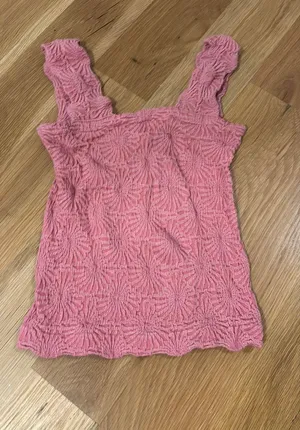 Pink tank top! thumbnail 1