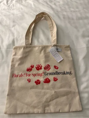 Disney The Devil Wears Prada Tote Bag - Florals? For Spring? Groundbreaking NWT thumbnail 1