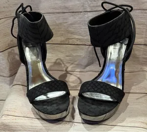 Colin Stuart Black ankle thumbnail 1