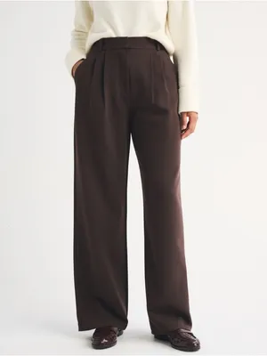 Abercrombie & Fitch Curve Love A&F Sloane Tailored Wide Leg Pant in Dark Coffee thumbnail 2