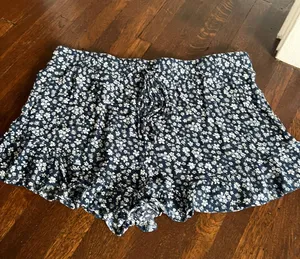 NWOT Floral Shorts Multi Size 1X thumbnail 1
