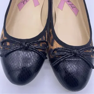 Marc Fisher Jodi ballet flats soft animal print fabric, leather cap toe Size 5 thumbnail 7