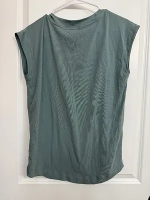 Athleta Breezy Scoop V-Neck Tee Willow Green Women’s XS thumbnail 7
