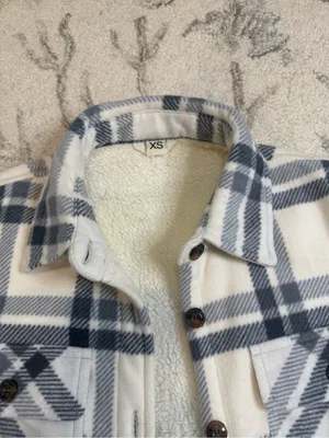 Boutique Cozy Sherpa-Lined Plaid Shacket Jacket Cream & Blue Gray XS | Like New thumbnail 3