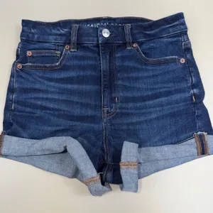 American Eagle Next Level Stretch Women’s Size 2 Curvy Hi-Rise Denim Shorts thumbnail 1