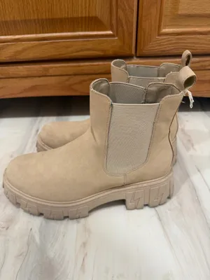 Beige boots Tan Size 8.5 thumbnail 2