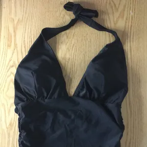 New Women’s 1pc Swimsuit Padded Ruched Medium Black thumbnail 2