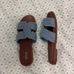 MIA shoes sandals thumbnail 1