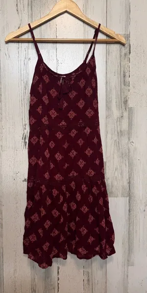 Mudd Mini Dress Womens Extra Small Maroon Red Medallion Tiered Boho Cami Dress thumbnail 1