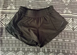 Lululemon Hotty Hot Shorts 2.5" thumbnail 1