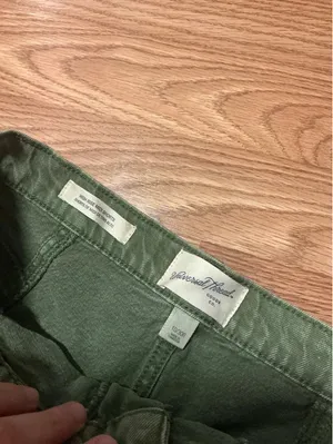Universal Thread Olive Green High Rise Midi Shorts Size 10/30r thumbnail 3