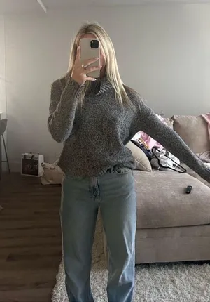 Old Navy Sweater thumbnail 1