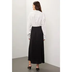 Donni Sz XS XSmall 0/2 Black Classic Satin Simple Midi Slip Skirt Silky Satin thumbnail 2
