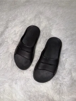 Oofos Black Slide Sandals - Comfortable Casual Slides Women’s 7 Men’s 5 thumbnail 2