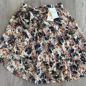 Bila Floral Wrap Skirt Tie Front Size Medium New thumbnail 1