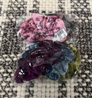 Urban Outfitters Velvet Scrunchie Set thumbnail 4
