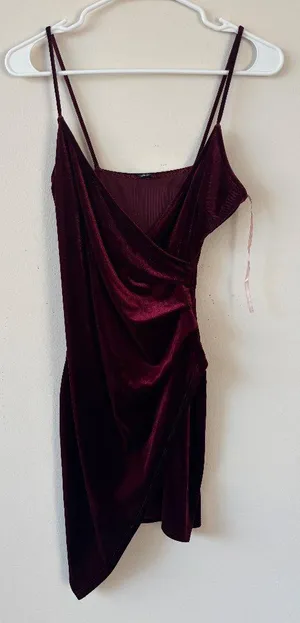 Windsor Burgundy Velvet Dress - Size Medium thumbnail 1