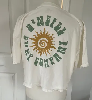 Cute White O’Neill Surf Crop Tee thumbnail 1