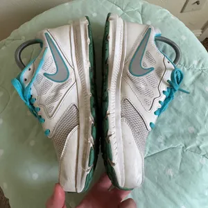 Nike Downshifter White and Teal Running Shoes Womens size 8 thumbnail 6