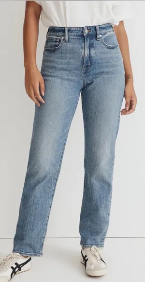 Madewell The Curvy ‘90s Straight Jean in Enmore Wash Size 25 Medium Vintage Wash thumbnail 1