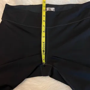 New Balance Black Athletic Workout Leggings Women’s size XL ruching at bottom thumbnail 9