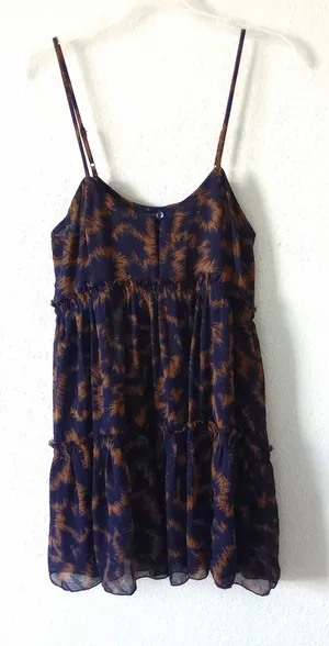 Urban Outfitters Rory Printed Chiffon Tiered Ruffle Mini Dress Navy/Tan Size M thumbnail 1