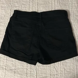 Express Women's Black Button-Up Shorts thumbnail 4