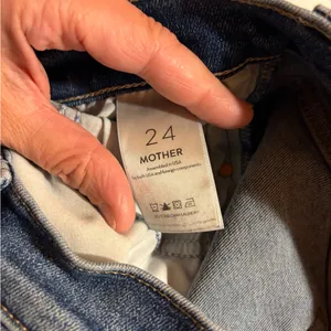 Mother Tomcat Ankle Fray Jeans in Let’s Just Be Friends thumbnail 9