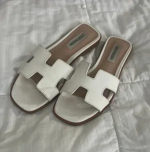 Steve Madden Sandals thumbnail 1