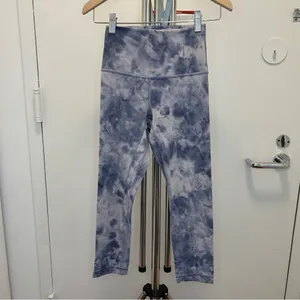 Lululemon Align Crop 21" in Diamond Dye Iced Iris Peri Purple thumbnail 4