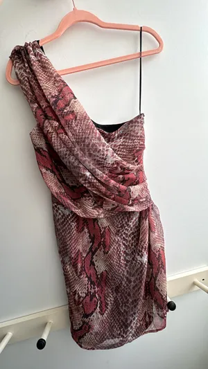 W118 Walter Baker Cold Shoulder Burgundy Snake Print Mini Dress thumbnail 1