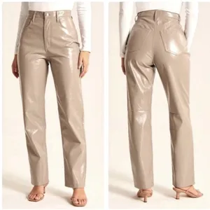 Abercrombie & Fitch Curve‎ Love 90s Straight Ultra High Rise Vegan Leather Pants thumbnail 2