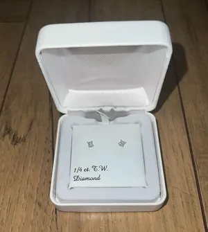 14k diamond earrings thumbnail 1