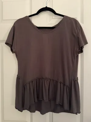 Flowy Dark Grey atop Gray thumbnail 1