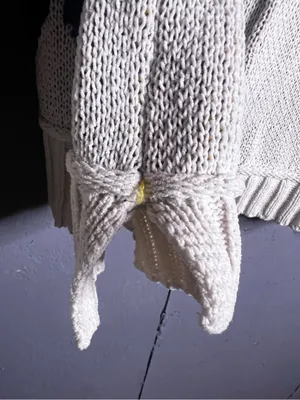 POL Daisy Knit V Neck Long Sleeve Sweater. Size Medium thumbnail 8