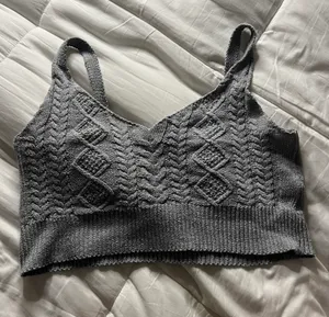 Zaful 8 Grey Knitted Cropped Tank Top thumbnail 1