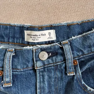 Abercrombie & Fitch Denim High Rise Mom Short thumbnail 2