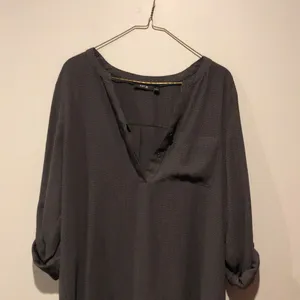 Apt. 9 Sheer Dark Grey Cuffed Long Sleeve Blouse thumbnail 7
