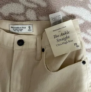 Abercrombie Straight Leg jeans thumbnail 3