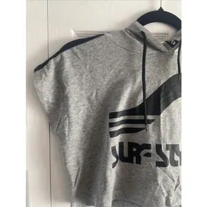 Surf Style Graphic Crop Hoodie Womens Size M Gray Y2K Sporty Short Sleeve Cotton thumbnail 2